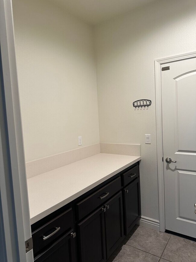 Building Photo - Just reduced! Beautiful home in templeton