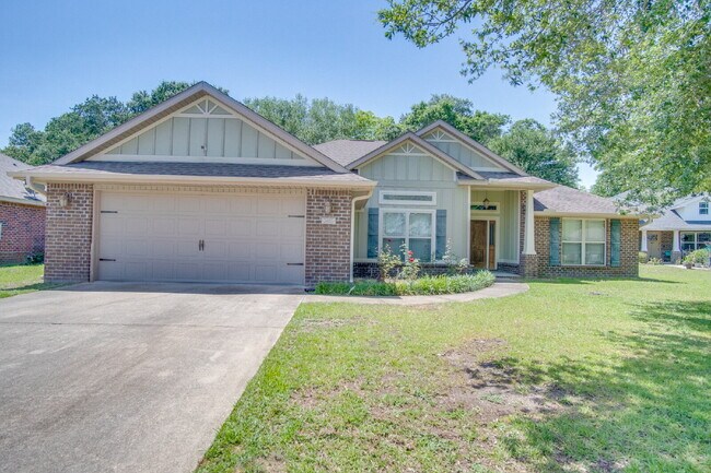 Building Photo - Twelve Oaks Plantation Home with Hardwood Floors, Fireplace & Fenced Backyard