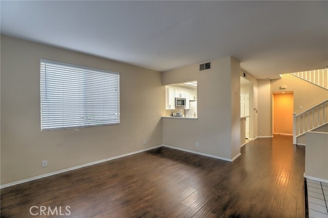 Building Photo - 732 N Siavohn Dr
