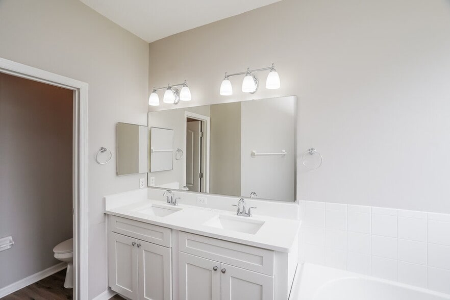 Building Photo - 7545 Jessamine Dr