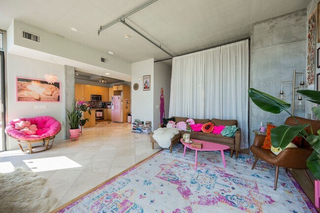 Building Photo - Arts District- Downtown Las Vegas~Luxury furnished condo now available!