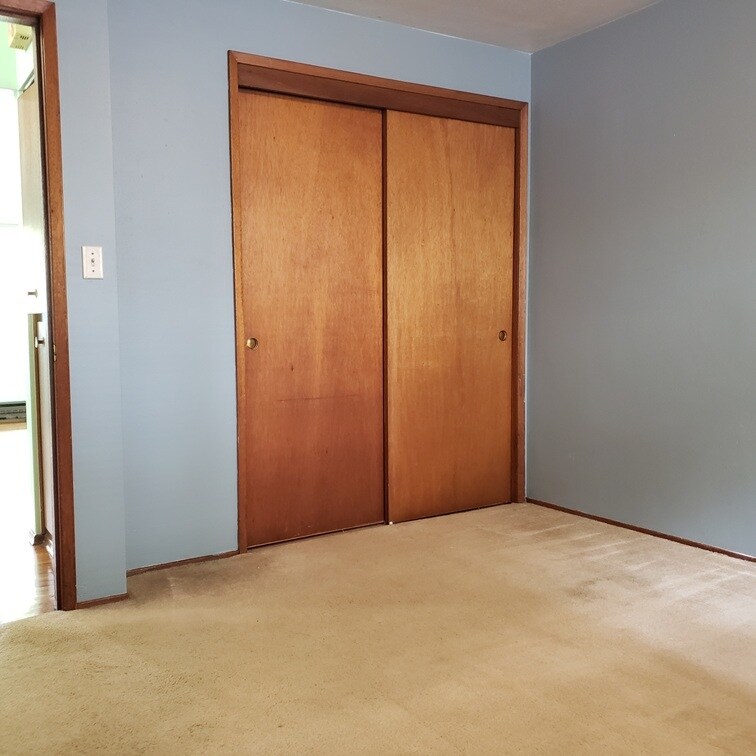 Building Photo - 1419 S College St