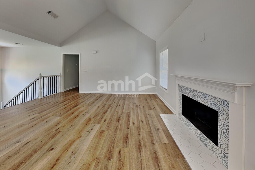 Building Photo - 5075 Roxton Ln