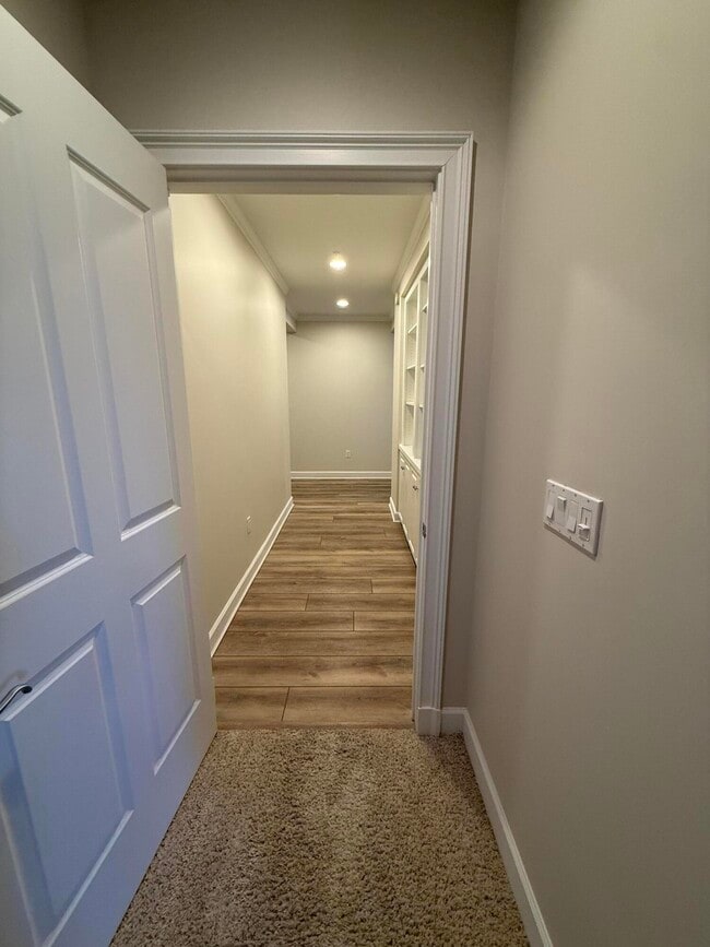 Building Photo - 404 Kelly Plantation Dr