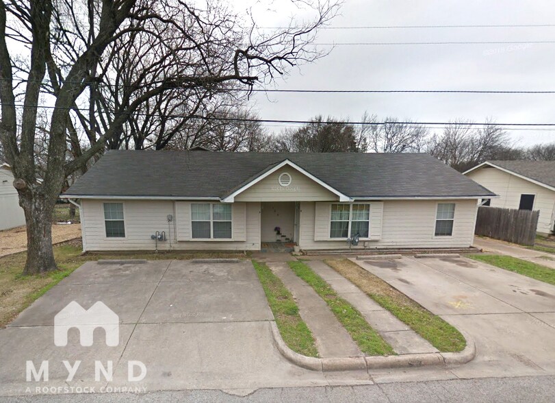 Primary Photo - 506 E University Ave