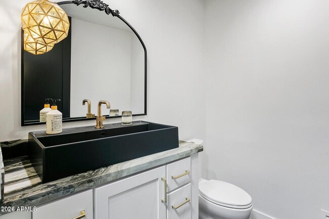 Building Photo - 6718 E San Juan Ave