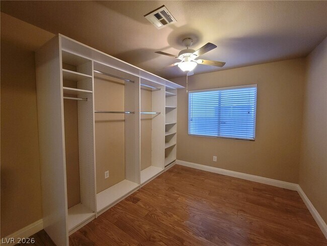 Building Photo - 8217 Broward Ln