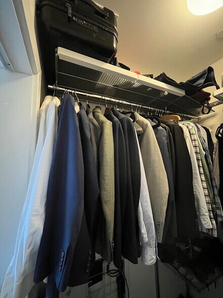 Building Photo - 1350 Maryland Ave NE