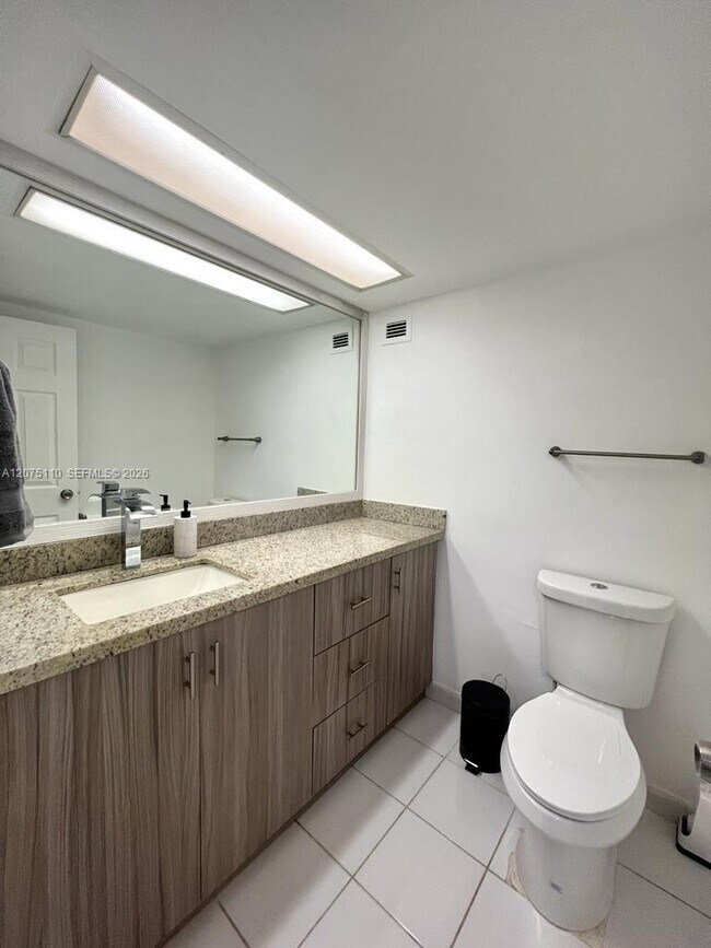 Building Photo - 5401 Collins Ave