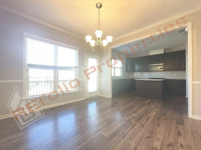 Building Photo - Beautiful End Unit 3 Story 4 bedroom, 3.5 ...