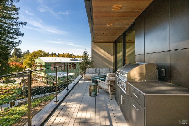 Building Photo - 171 Sawmill Cir