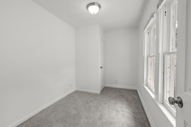 Building Photo - Beautiful Eastlake Bungalow