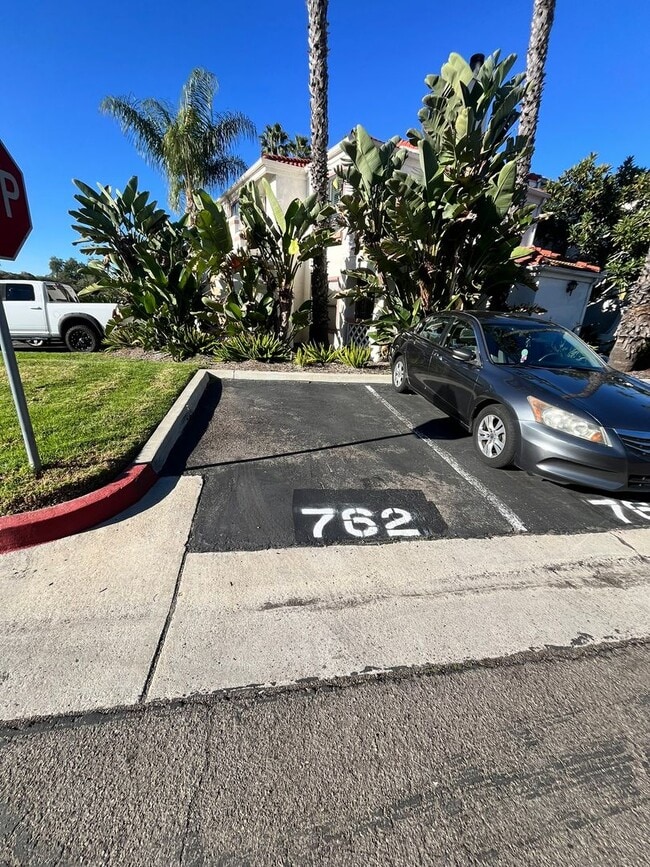 Building Photo - Beautifully Remodeled 2-Bed Condo with Private Patio in Casablanca