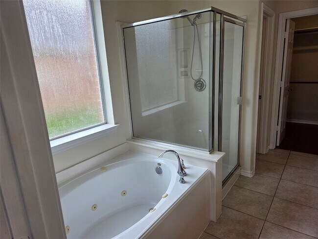 Building Photo - 6818 Stoneyvale Dr