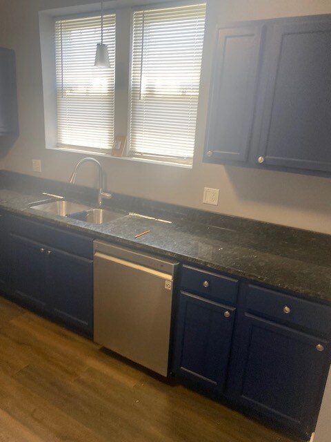 Building Photo - 7940 S Kingston Ave