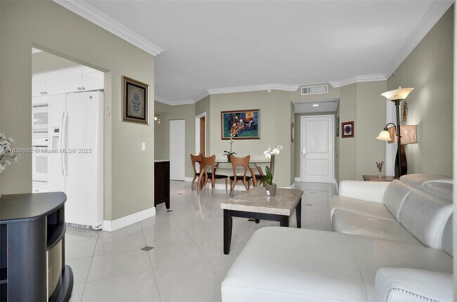 Building Photo - 4779 Collins Ave