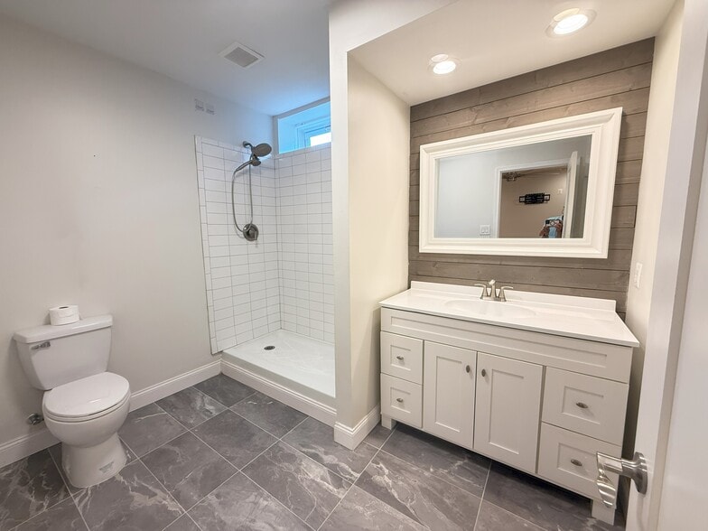 Building Photo - 3145 Pine Valley Way