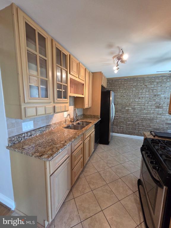 Building Photo - 3329 Huntley Sq Dr