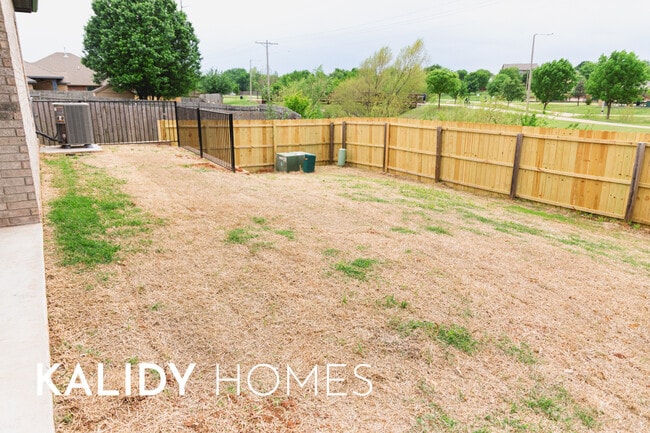 Building Photo - 509 Beechwood Way
