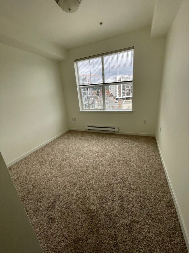 Building Photo - 1Bd/1Ba Redmond Condo