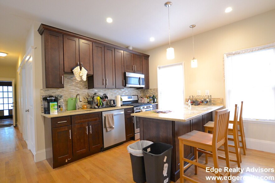 Building Photo - 41 Union St