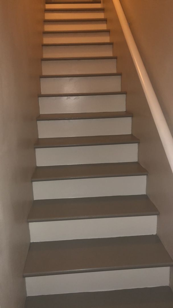 Building Photo - TOWNHOME 2BR   Available 8-7-26