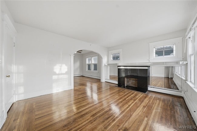 Building Photo - 691 Columbus Pkwy