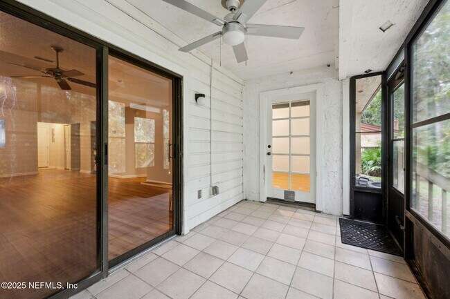 Building Photo - 85 Debarry Ave