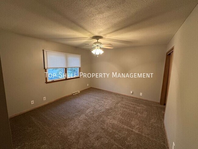 Building Photo - 6401 Lincoln Ave