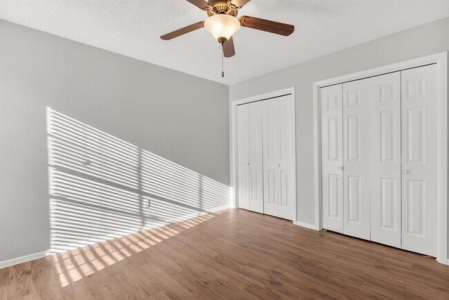 Building Photo - 413 Country Aire Dr