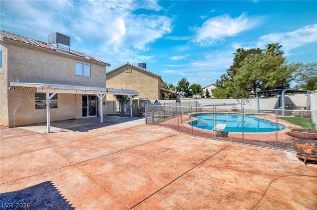 Building Photo - 7520 Bowles Dr