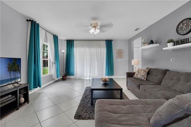 Building Photo - MOVE IN SPECIAL!!! Half A  MONTHS RENT!!!!...
