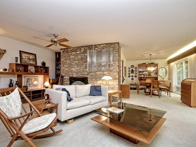 Building Photo - 6001 Highland Hills Dr