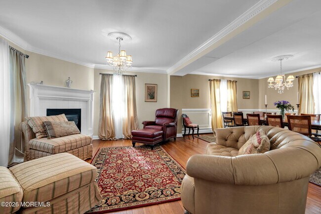 Building Photo - 506 6th Ave