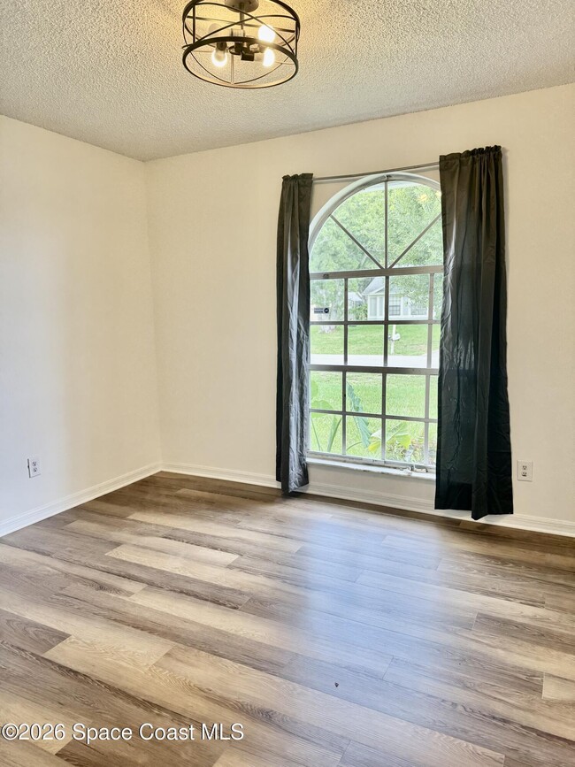 Building Photo - 1506 Hardwicke St NW