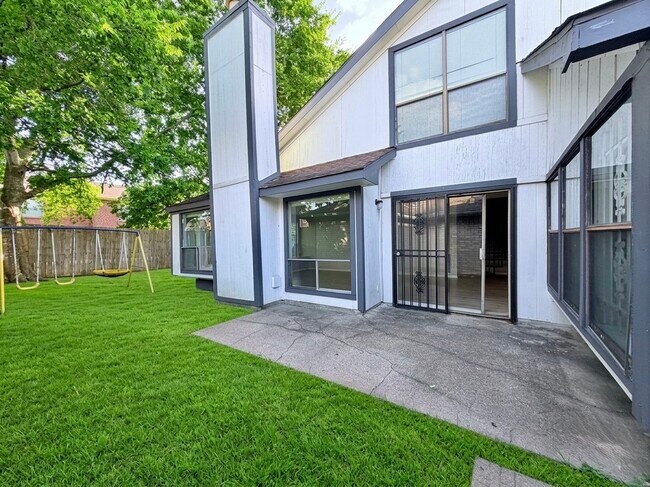 Building Photo - 13535 Gaby Virbo Dr