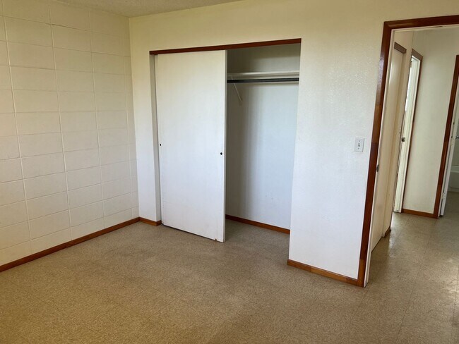 Building Photo - 2 Bedroom / 1 Bath at the Leolua Gardens