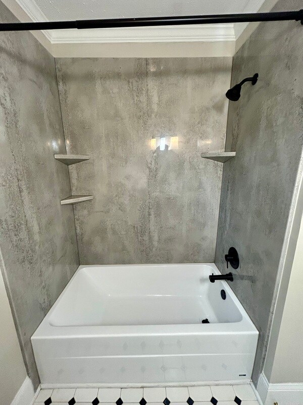 Building Photo - 204 N Laurel Ave