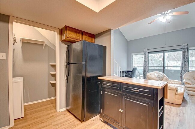 Building Photo - 14777 Wunderlich Dr
