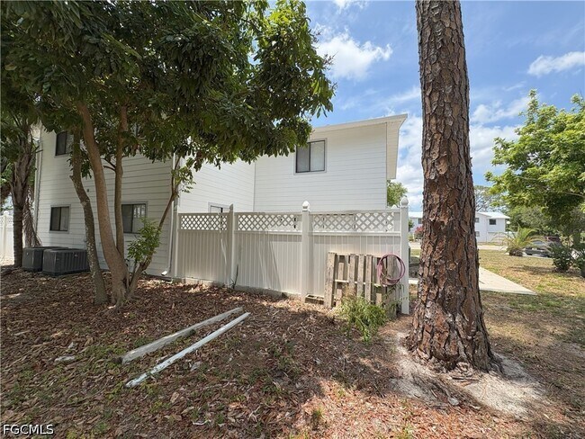 Building Photo - 11929 Corinne Lee Ct