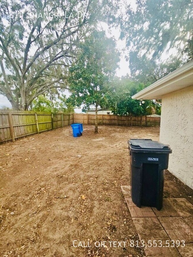 Building Photo - 815 Shangri La Dr