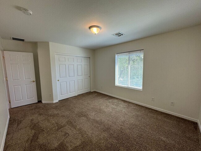 Building Photo - 4 Bedroom - 2.5 Bath - 2485 Sq. Ft - Sahuarita