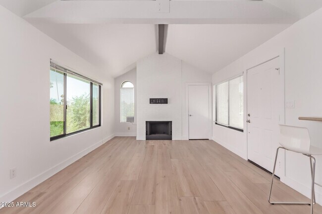 Building Photo - 10055 E Mountainview Lake Dr