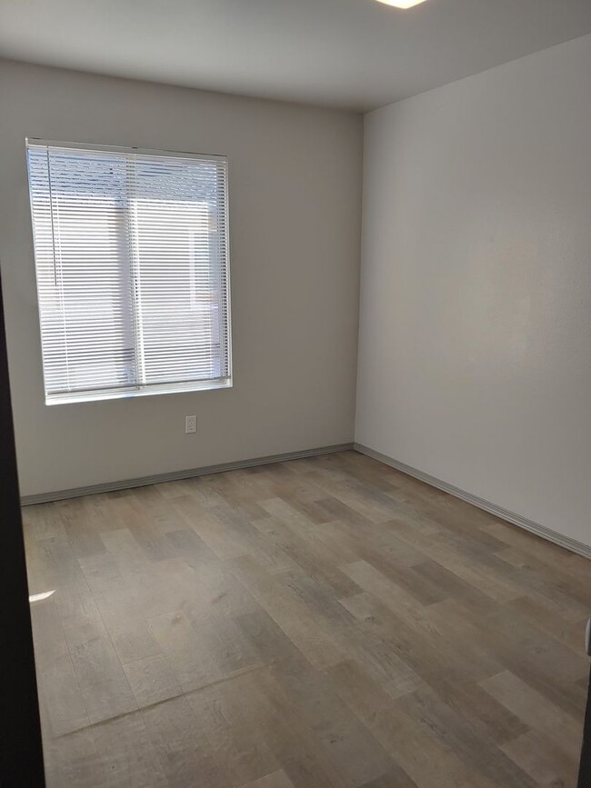 Building Photo - Now Leasing – Beautiful 3 Bedroom Townhome...