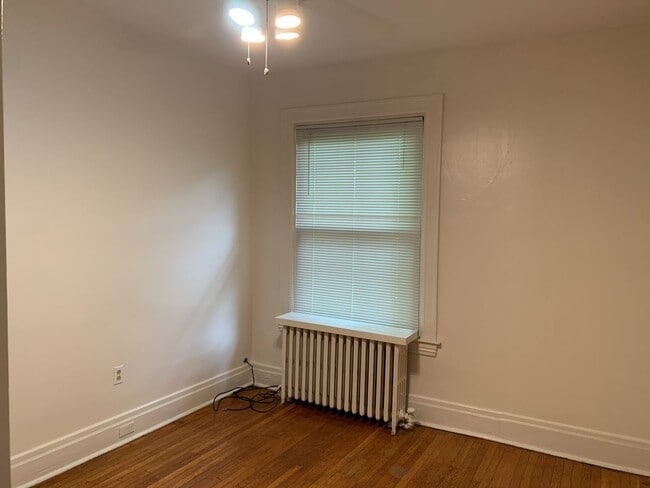 Building Photo - 5542 Fair Oaks St