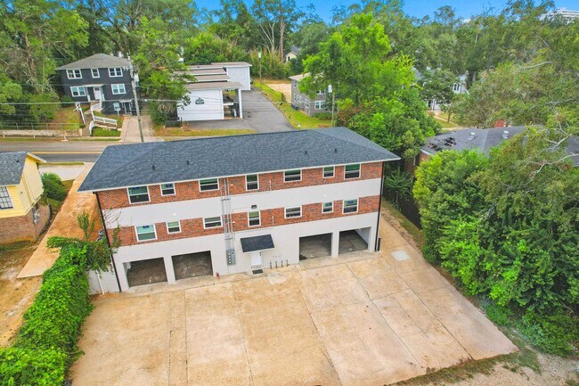 Building Photo - 606 E Park Ave