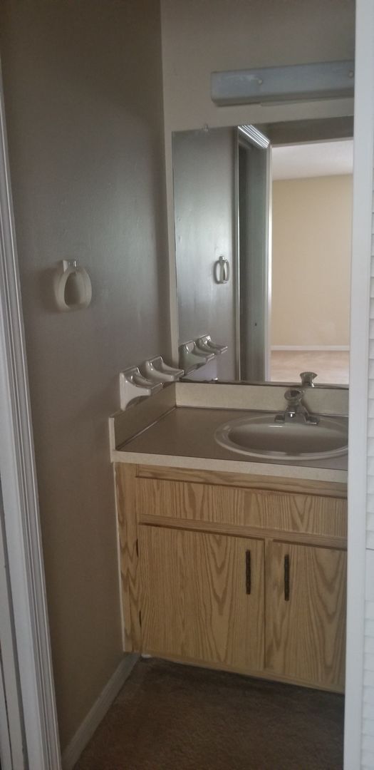 Building Photo - Coral Gardens Two bedroom condo