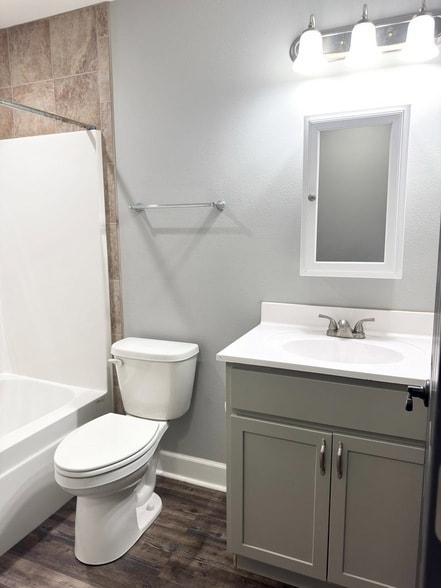 Building Photo - 105 Pinecrest Blvd