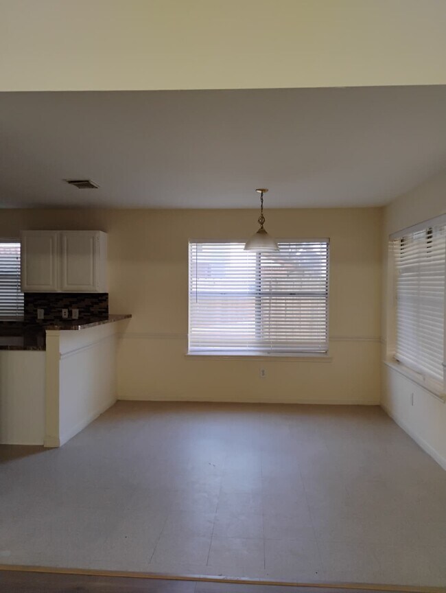 Building Photo - 231 Cedar Elm Ln