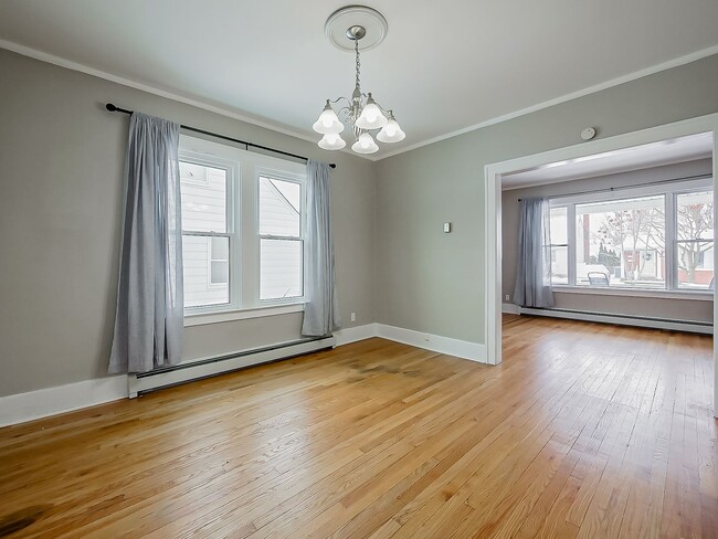 Building Photo - Fully Remodeled 2-Bed Home in Dearborn!